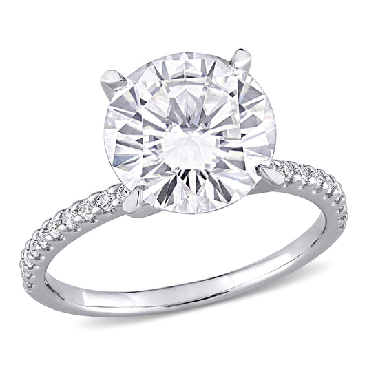 Round Cut Moissanite Pavé Ring 10k White Gold