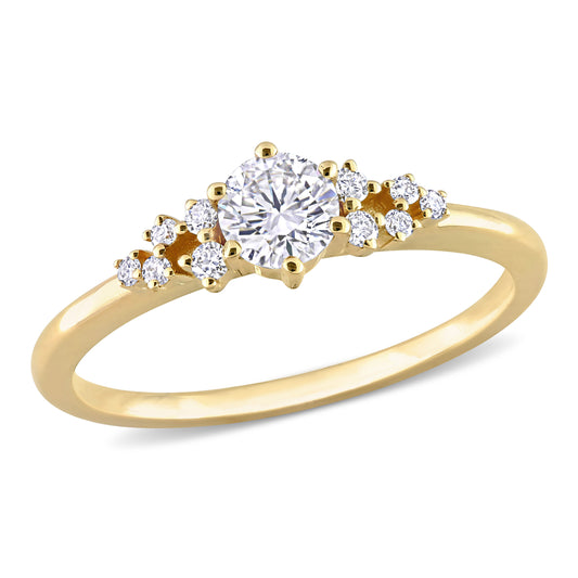 Round Cut Diamond Cluster Ring in 10k Yellow Gold